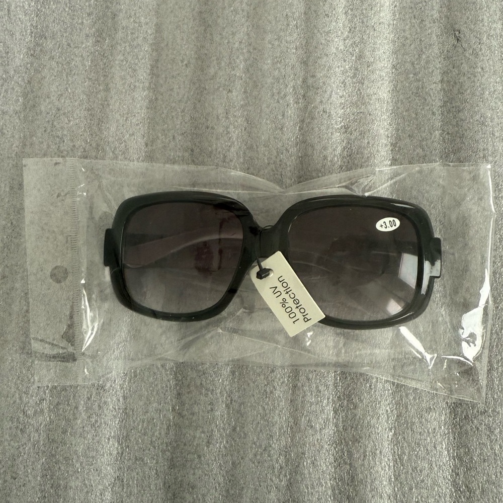 NWT-Stylish Black +3.00 Bifocal Sunglasses